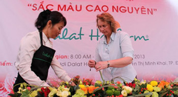 Dalat Hasfarm organized Flower Workshop "Colors of the Highland"